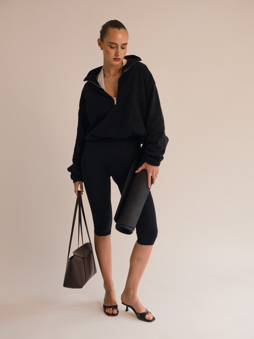 Black Capri Leggings - Essential line