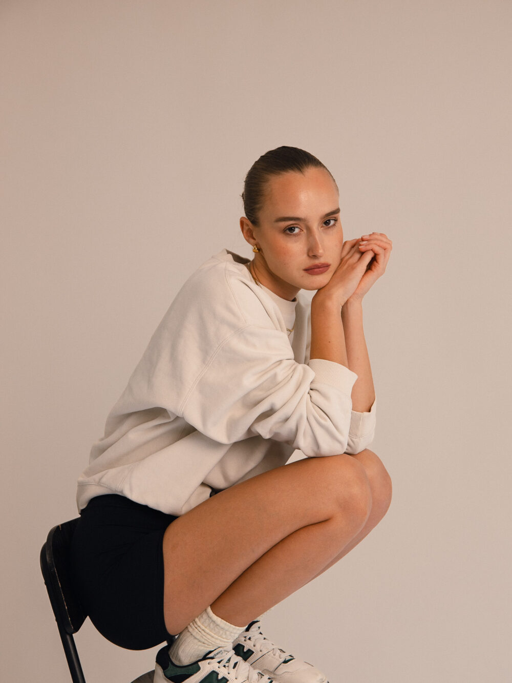 White long sleeve sweatshirt
